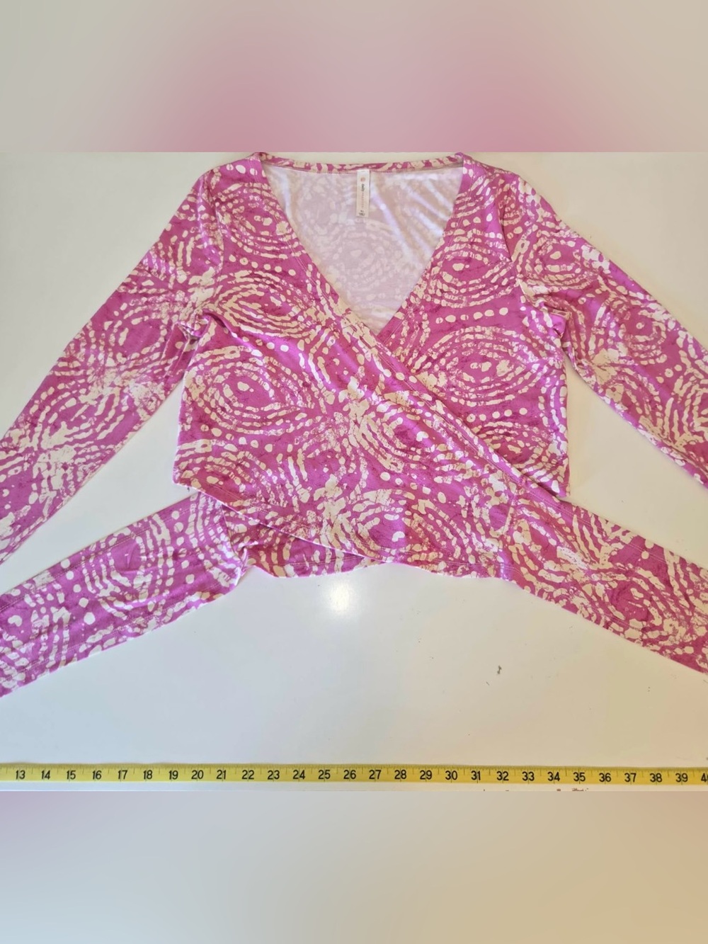 Anthropologie Daily Practive  Cropped Wrap Top pink & white batik print Sz L EUC